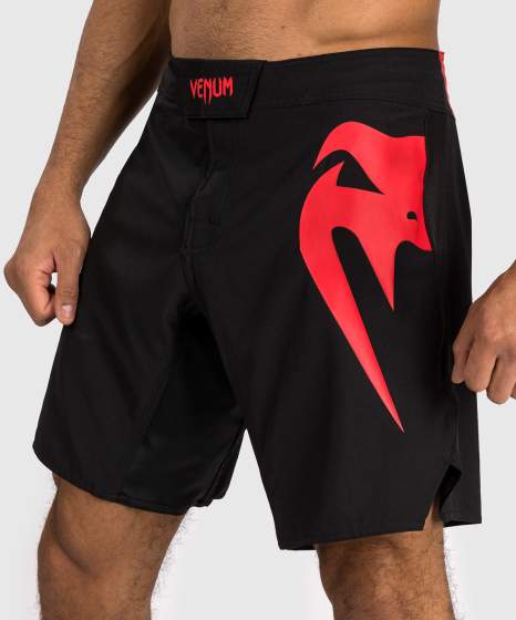 VENUM LIGHT 5.0 Fightshort, Fekete/Piros