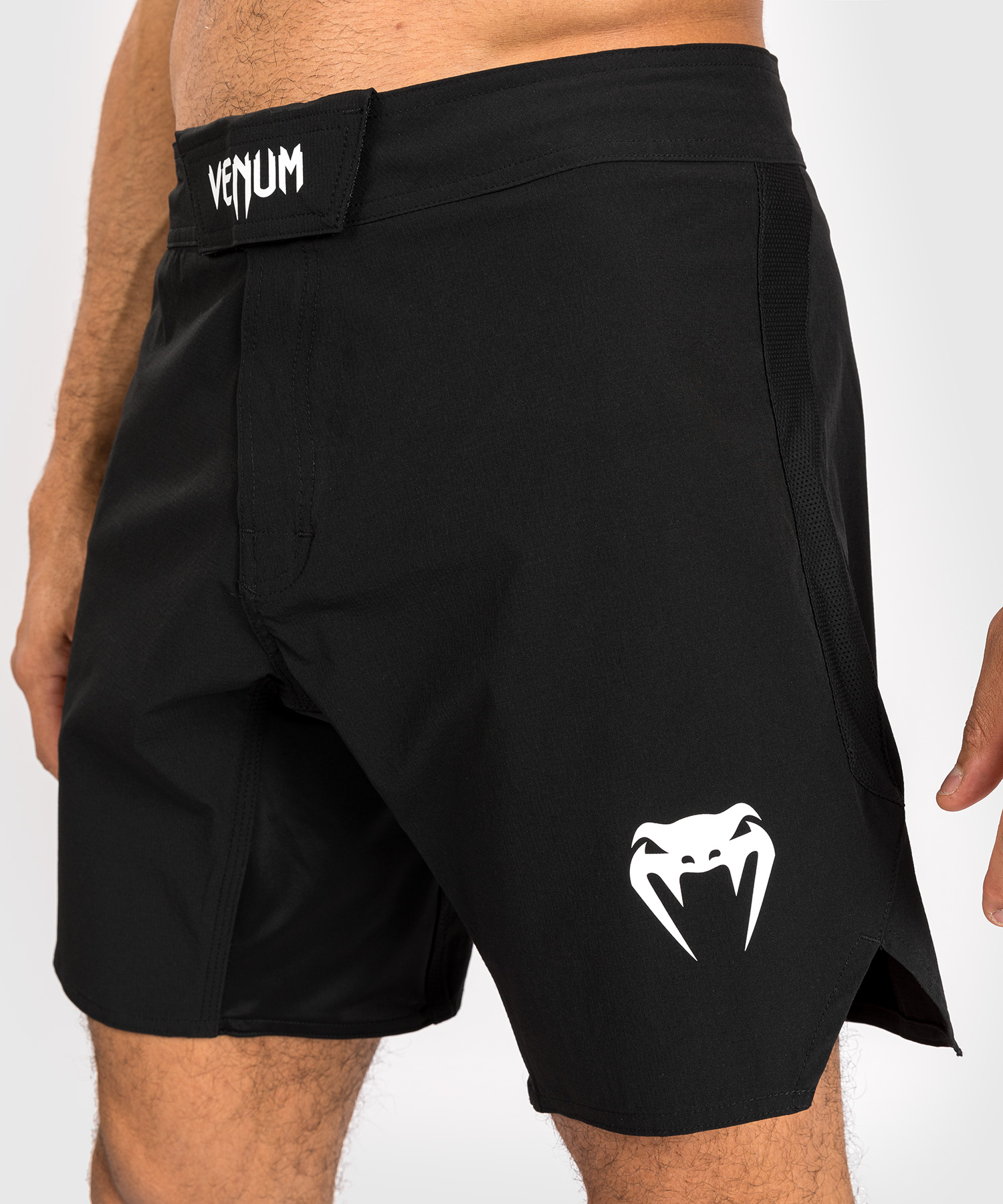 VENUM CONTENDER Fightshort, Fekete/Fehér